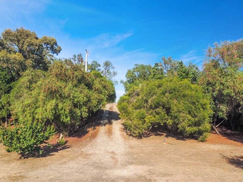571 Lakeside Drive, Lake Boga VIC 3584