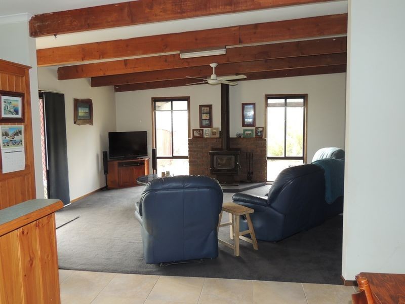 10 Kimberley Avenue, Swan Hill VIC 3585