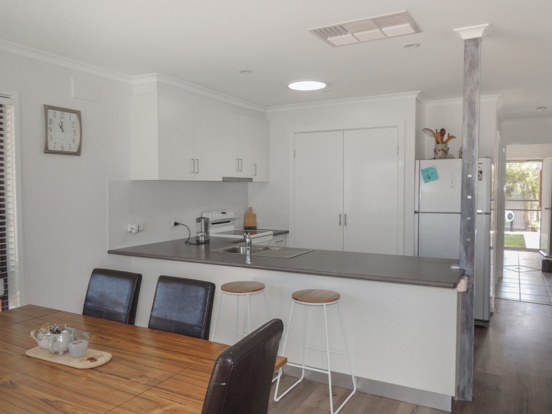 34 Domaille Crescent, Swan Hill VIC 3585