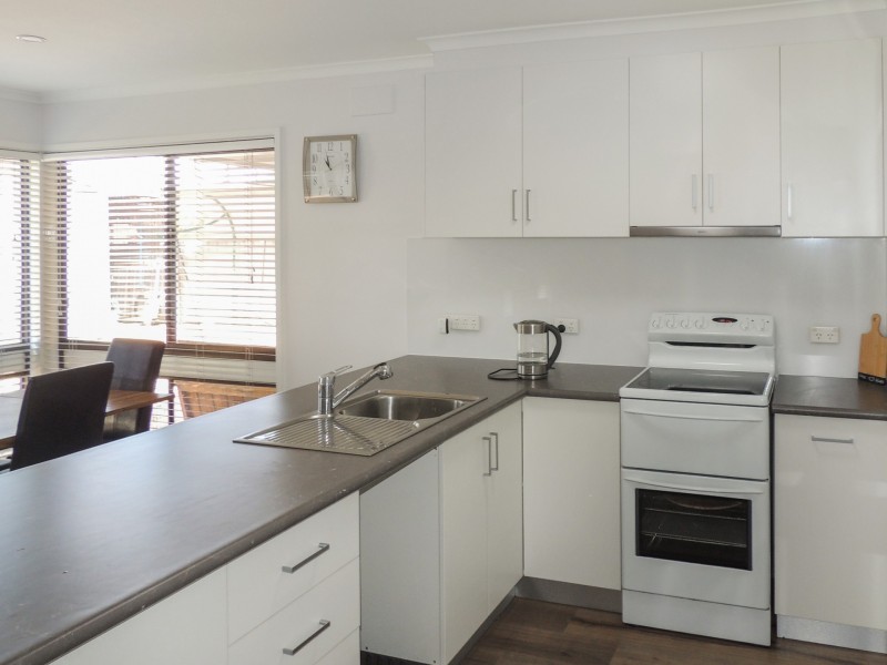 34 Domaille Crescent, Swan Hill VIC 3585