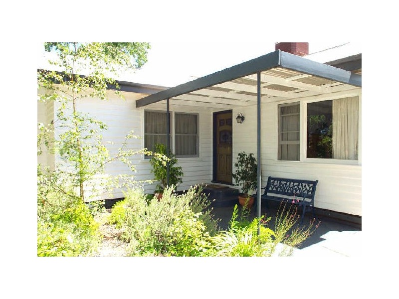 196 Stradbroke Avenue, Swan Hill VIC 3585