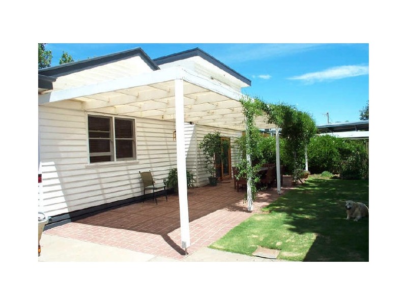 196 Stradbroke Avenue, Swan Hill VIC 3585