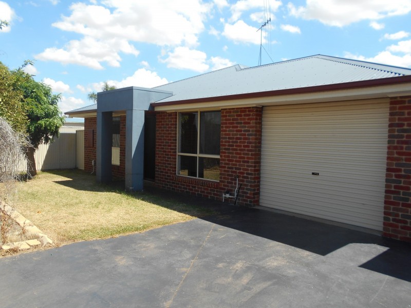 Unit 2/26 Dunstone Street, Swan Hill VIC 3585