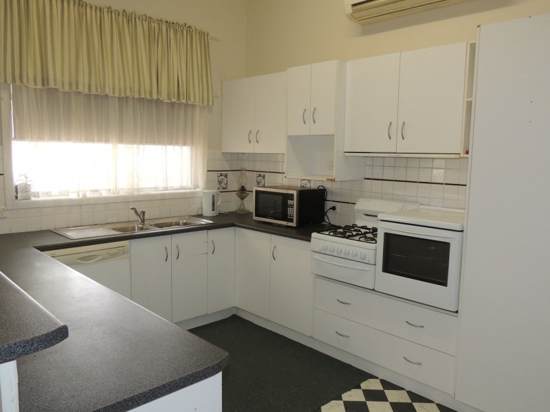 186 Stradbroke Avenue, Swan Hill VIC 3585