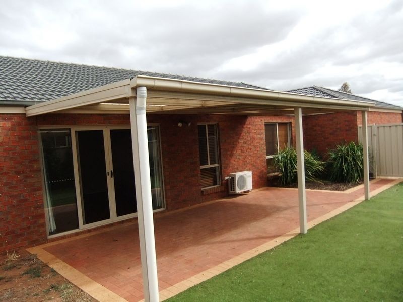 14 Boobialla Drive, Swan Hill VIC 3585