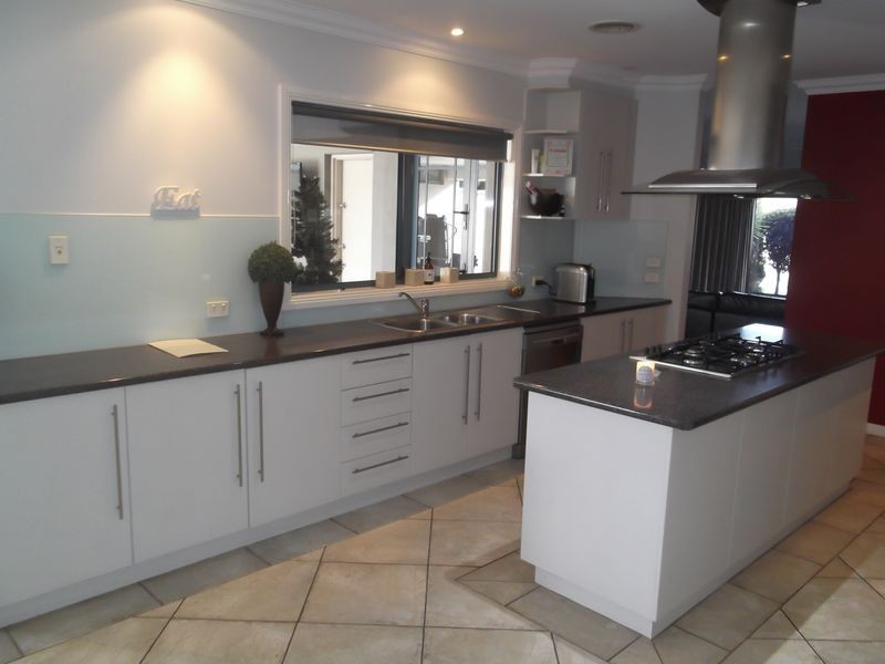 12 Nalder Drive, Swan Hill VIC 3585