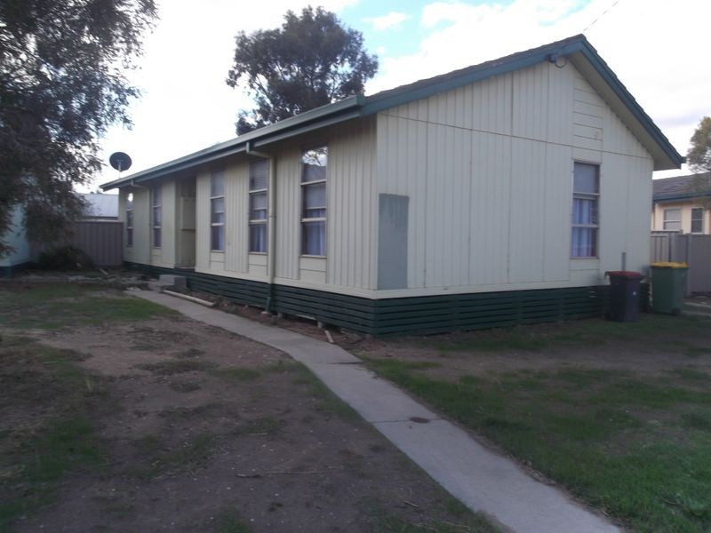 11 Harrison Crescent, Swan Hill VIC 3585