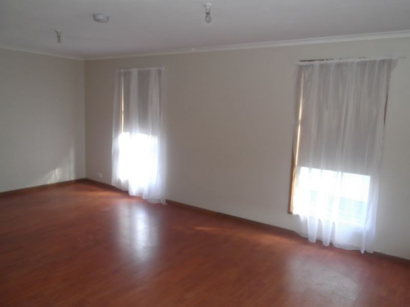 11 Harrison Crescent, Swan Hill VIC 3585