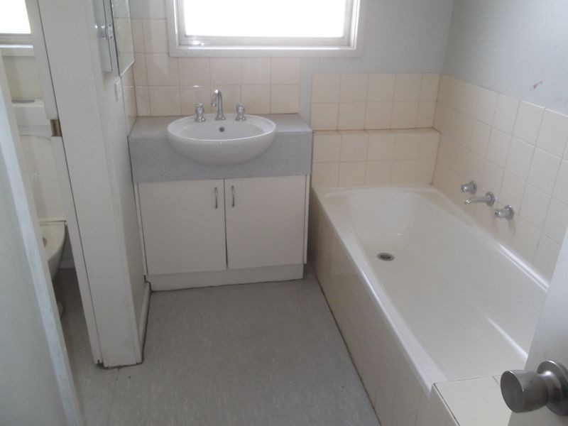 11 Harrison Crescent, Swan Hill VIC 3585