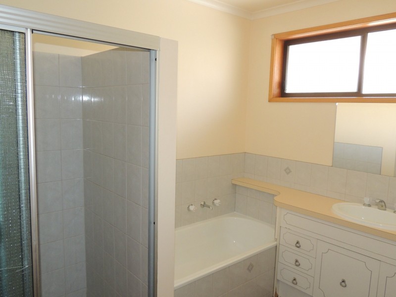 9 Poole Boulevard, Swan Hill VIC 3585