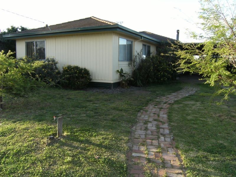 19 Harrison Crescent, Swan Hill VIC 3585