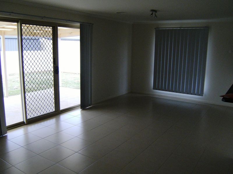 4 Hakea Street, Swan Hill VIC 3585