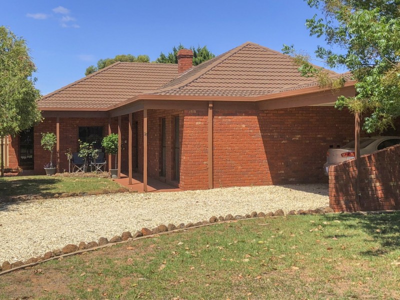 25 Burton Street, Swan Hill VIC 3585