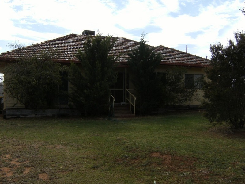 10 Wakool Street, Tooleybuc NSW 2736