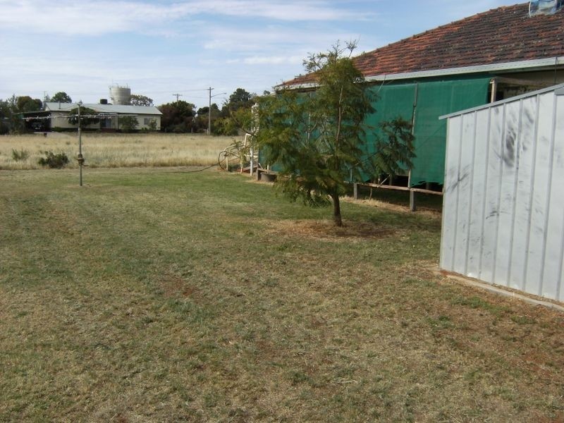 10 Wakool Street, Tooleybuc NSW 2736