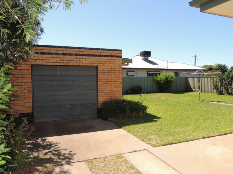 1 Cobham Avenue, Swan Hill VIC 3585