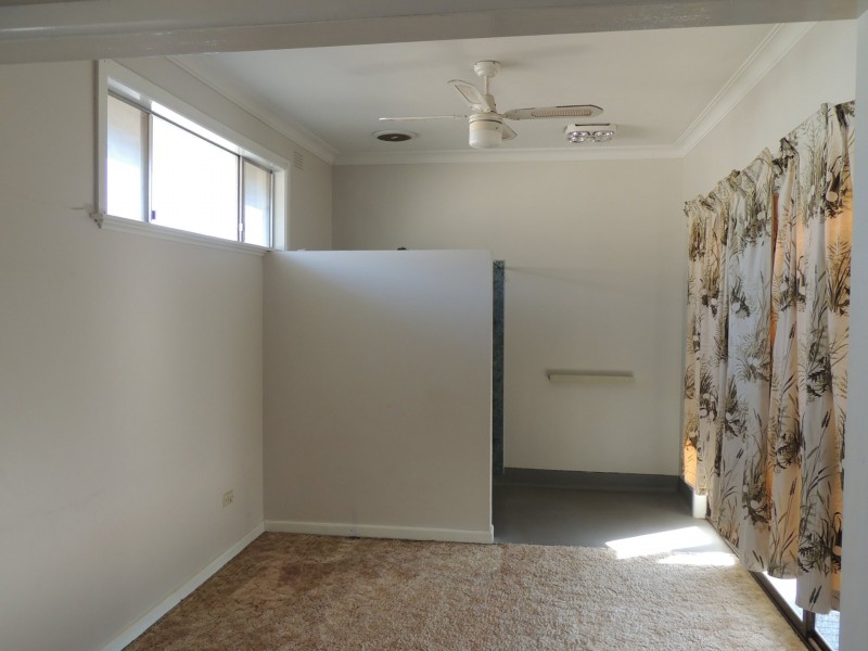 94 Stradbroke Avenue, Swan Hill VIC 3585