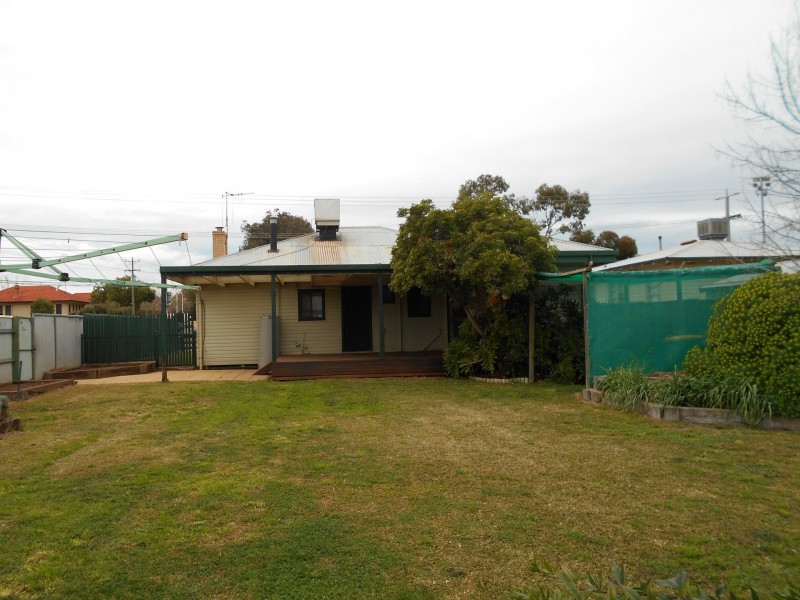 94 Stradbroke Avenue, Swan Hill VIC 3585