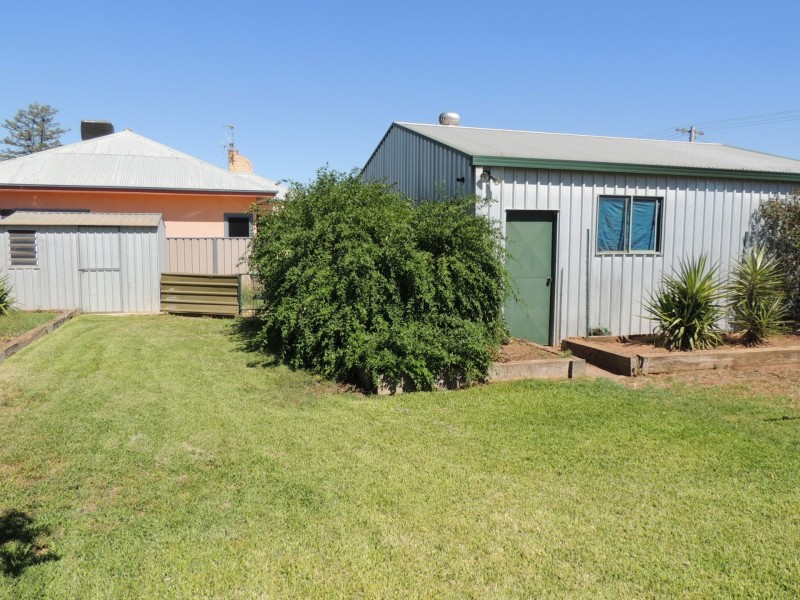 94 Stradbroke Avenue, Swan Hill VIC 3585