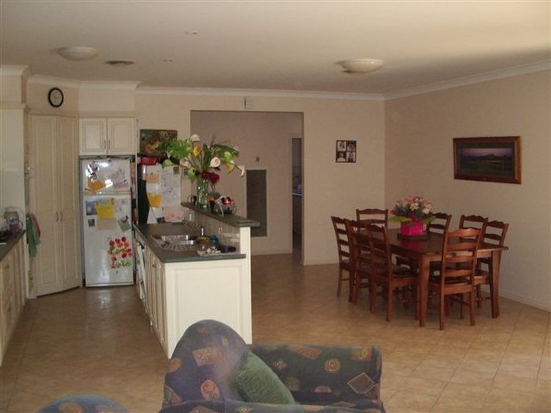 8 Currawong Court, Murray Downs NSW 3585