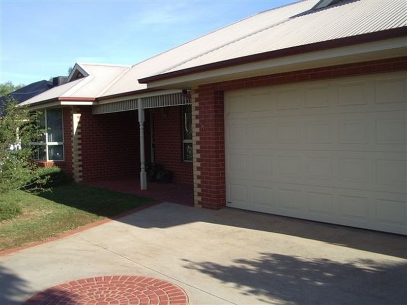 8 Currawong Court, Murray Downs NSW 3585