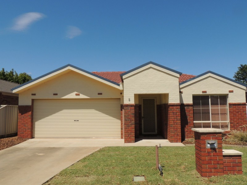 5 Gaethan Drive, Swan Hill VIC 3585