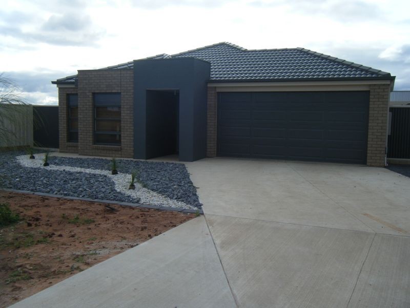 4 Cassia Way, Swan Hill VIC 3585