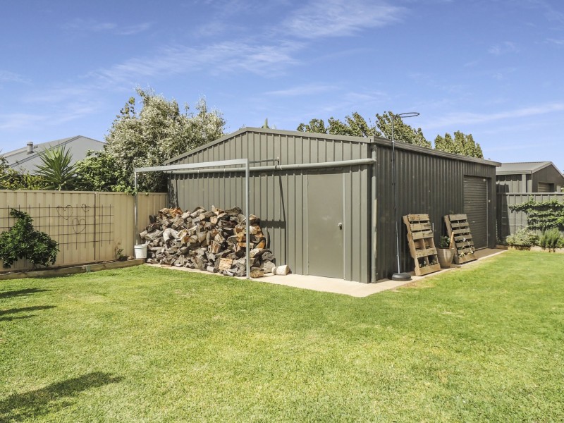 12 Saltbush Drive, Swan Hill VIC 3585