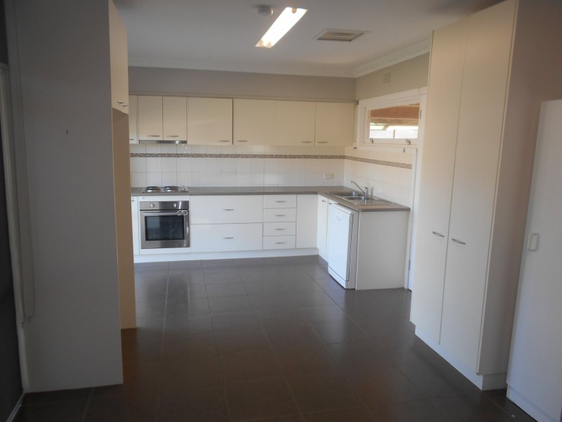 10 Holloway Grove, Swan Hill VIC 3585
