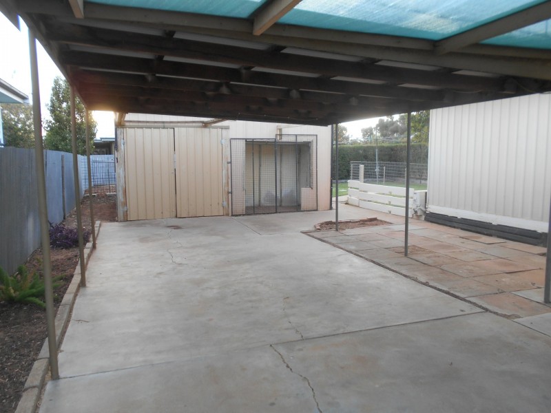 10 Holloway Grove, Swan Hill VIC 3585