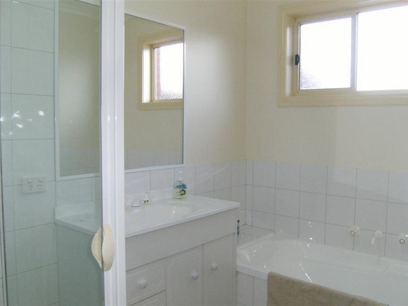 1/2 Dellar Street, Swan Hill VIC 3585