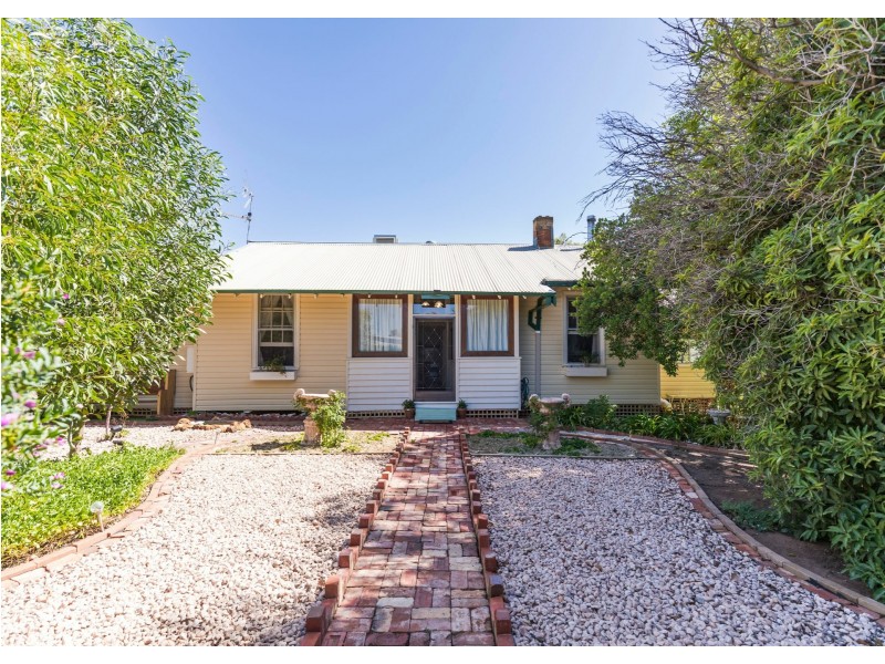 11 School Hill Road, Nyah VIC 3594