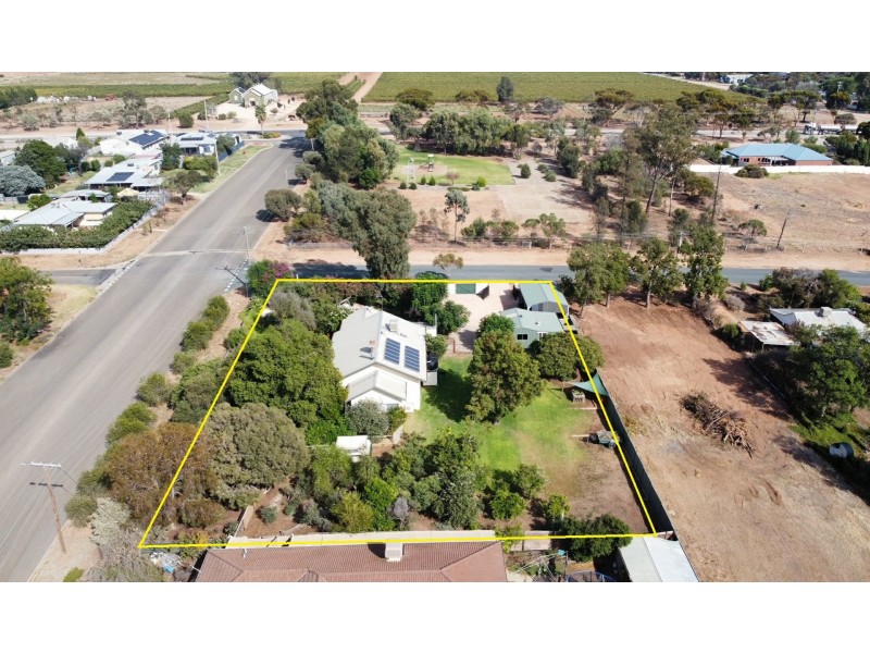 11 School Hill Road, Nyah VIC 3594