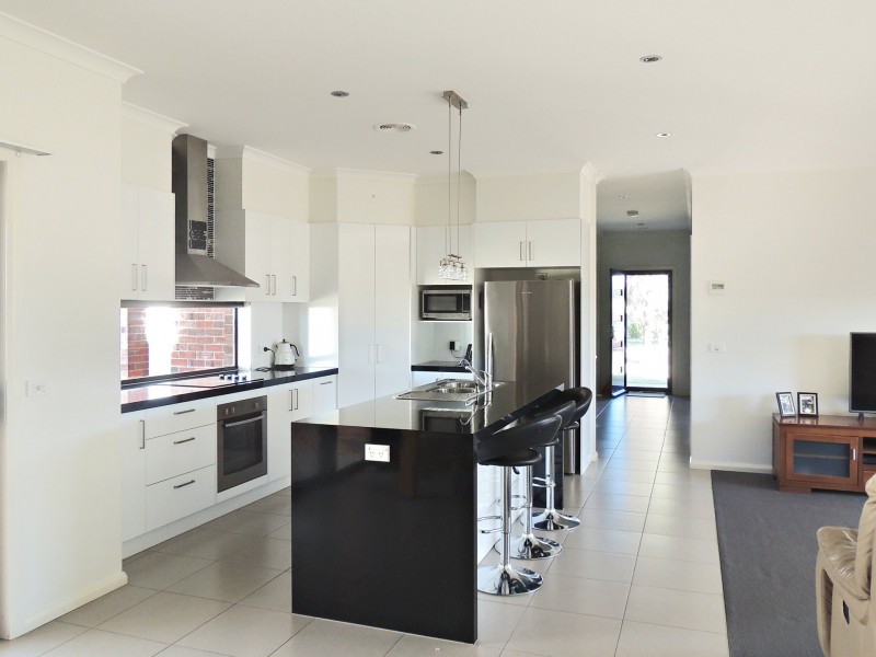 34 Dumosa Drive, Swan Hill VIC 3585