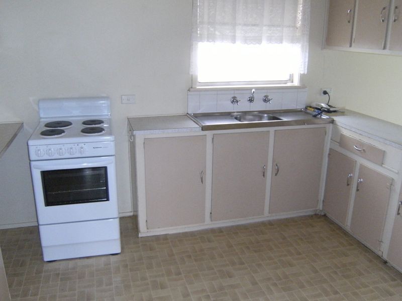 15 Bruton Grove, Swan Hill VIC 3585