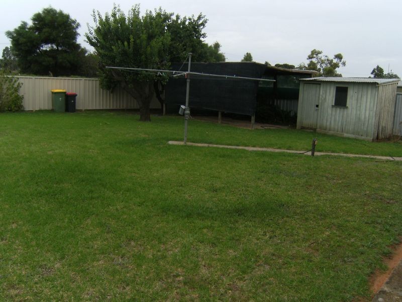 15 Bruton Grove, Swan Hill VIC 3585