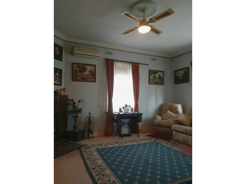 33 Railway Avenue, Sea Lake VIC 3533