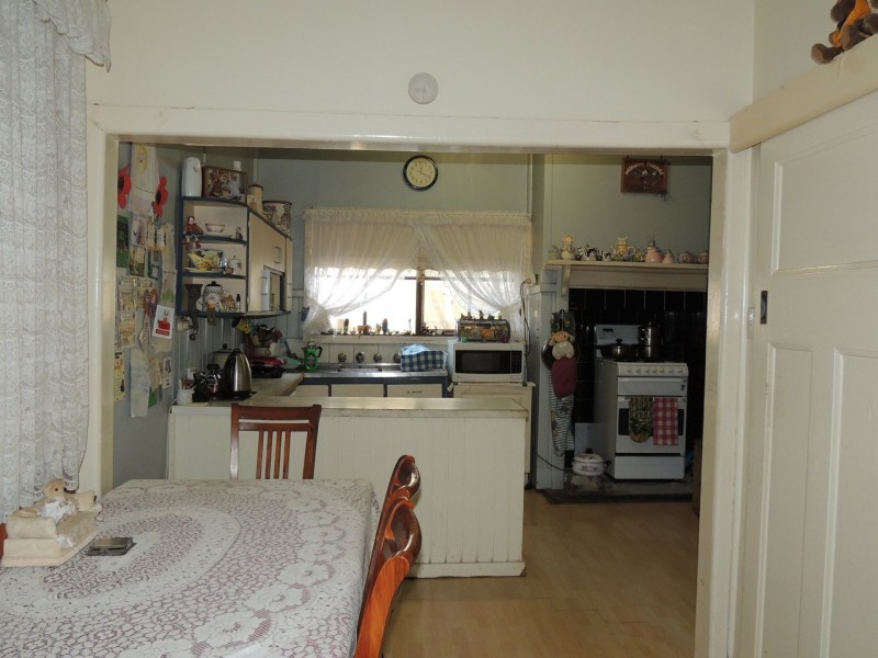 33 Railway Avenue, Sea Lake VIC 3533