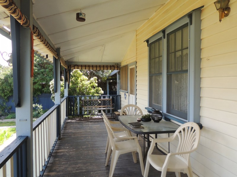 33 Railway Avenue, Sea Lake VIC 3533