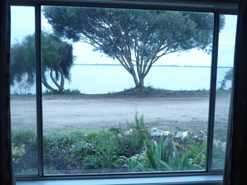 2/123 Murray Valley Highway, Lake Boga VIC 3584