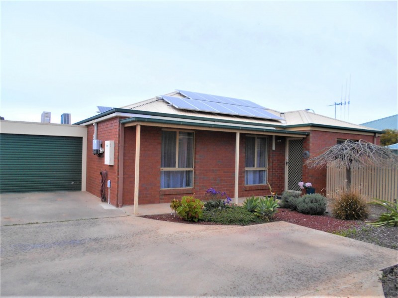 3/6 Cedar Court, Swan Hill VIC 3585