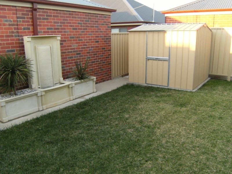 2/13 Melis Court, Swan Hill VIC 3585