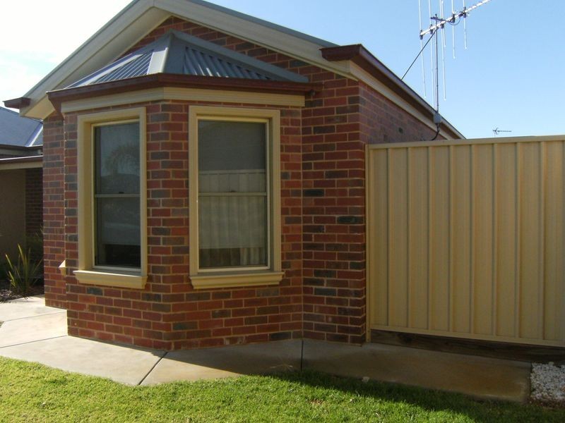 2/13 Melis Court, Swan Hill VIC 3585