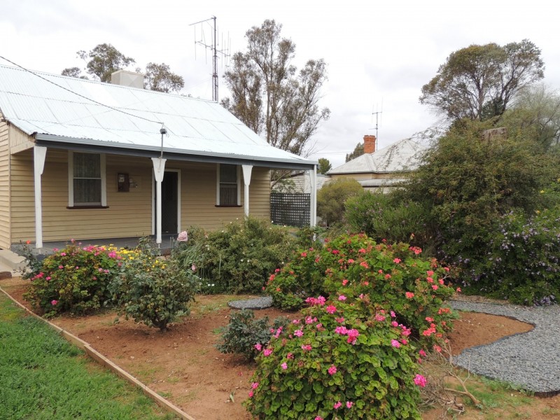 42 Sutcliff Street, Sea Lake VIC 3533