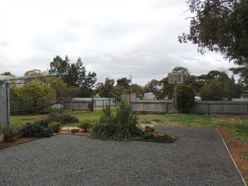 42 Sutcliff Street, Sea Lake VIC 3533