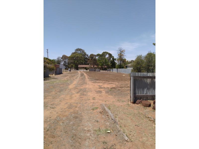 42 Sutcliff Street, Sea Lake VIC 3533