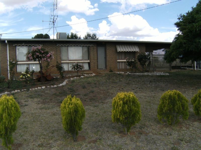 67 Cadell Street, Tooleybuc NSW 2736