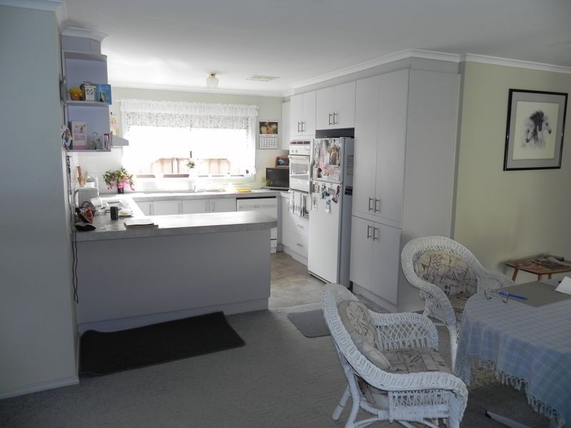 20 Poole Boulevard, Swan Hill VIC 3585