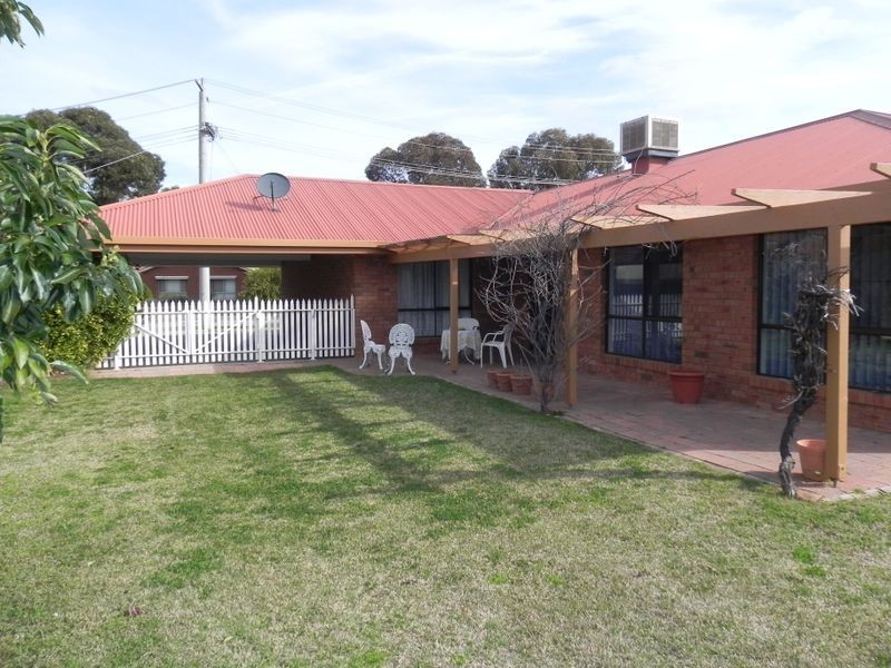 20 Poole Boulevard, Swan Hill VIC 3585