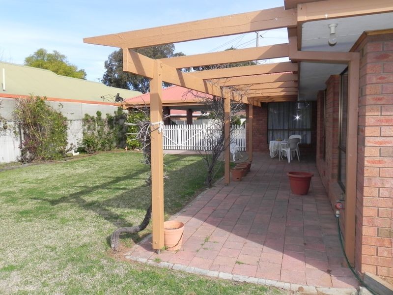 20 Poole Boulevard, Swan Hill VIC 3585